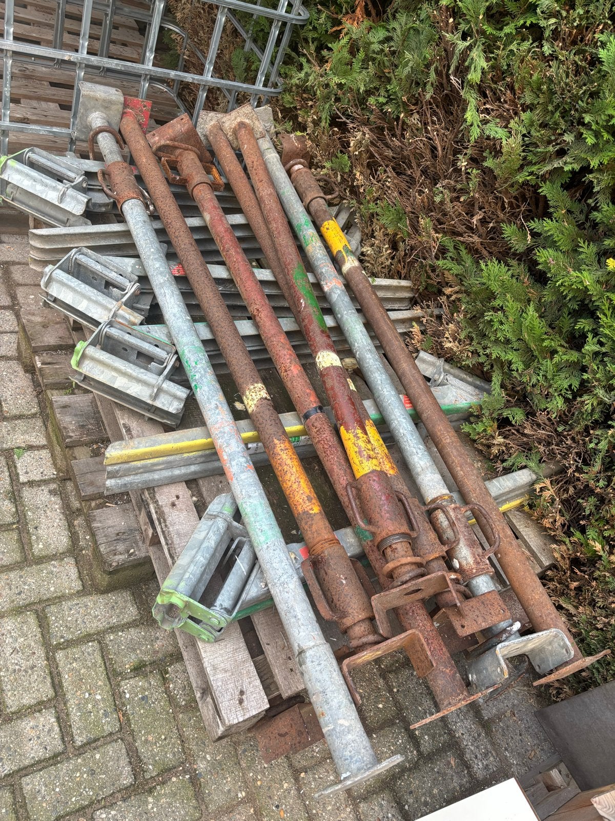 11 bouwstutten en Stempels en 6 stut driepoten stutvoeten, Ophalen, Gebruikt, Overige typen