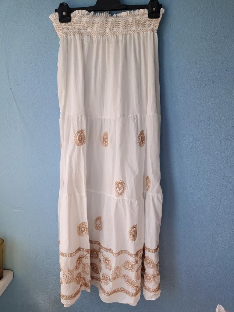 Ibiza-stijl rok met een elastische, gesmokte tailleband., Kleding | Dames, Rokken, Ophalen of Verzenden, Zo goed als nieuw, Maat 42/44 (L)
