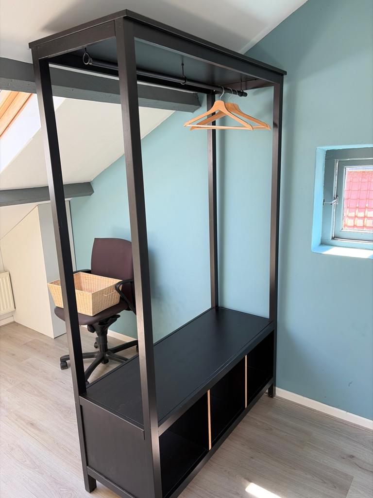 IKEA kledingrek zwart/bruin - Goede staat, Huis en Inrichting, Kasten | Kledingkasten, Ophalen, Met plank(en), Gebruikt, 100 tot 150 cm