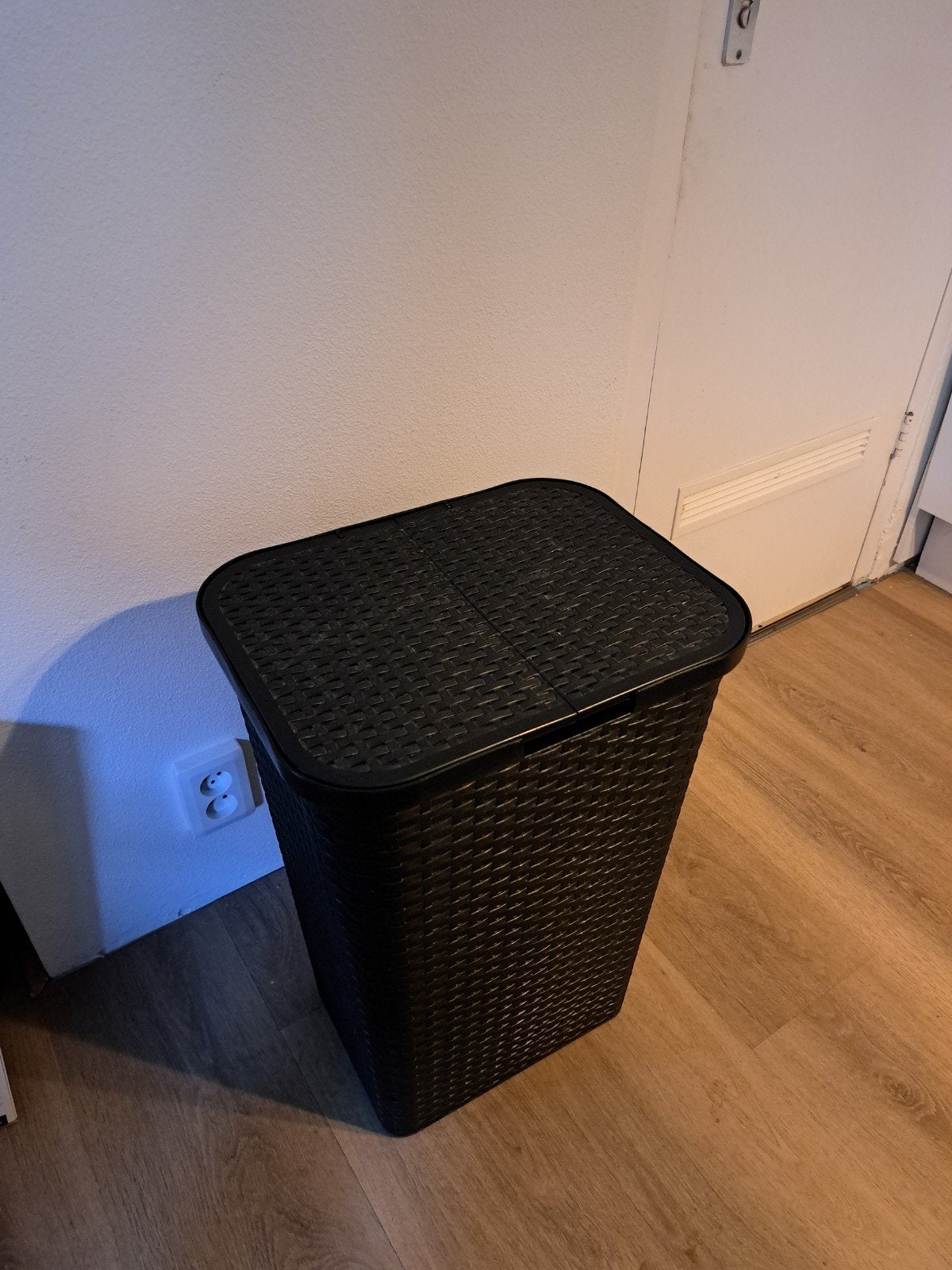 GRATIS wasmand, 40 liter of meer, Ophalen, Gebruikt, Kunststof