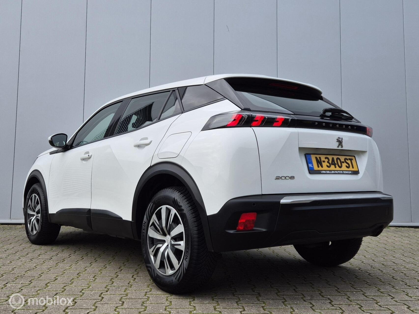 PEUGEOT 2008 1.2 PURETECH ACTIVE/LED/CARPLAY/DAB/PDC/NIEUWE, 101 pk, Gebruikt, Euro 6, 1199 cc