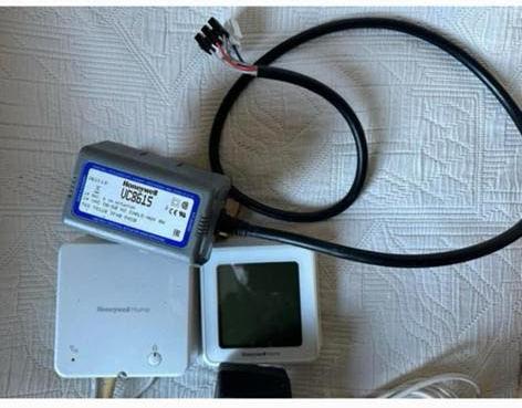 Honeywell Home Slimme Thermostaat Set - Nieuwstaat, Ophalen of Verzenden, Slimme thermostaat, Zo goed als nieuw