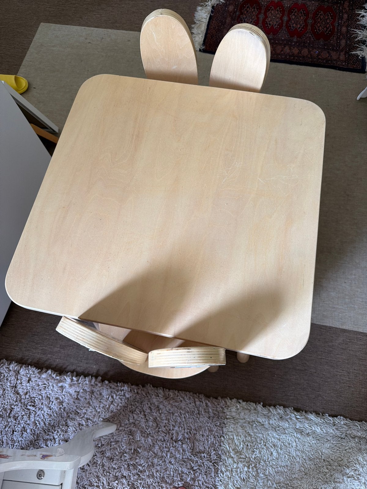 Twee stoelen en tafel in goede staat, Kinderen en Baby's, Ophalen, Gebruikt, Tafel(s) en Stoel(en)