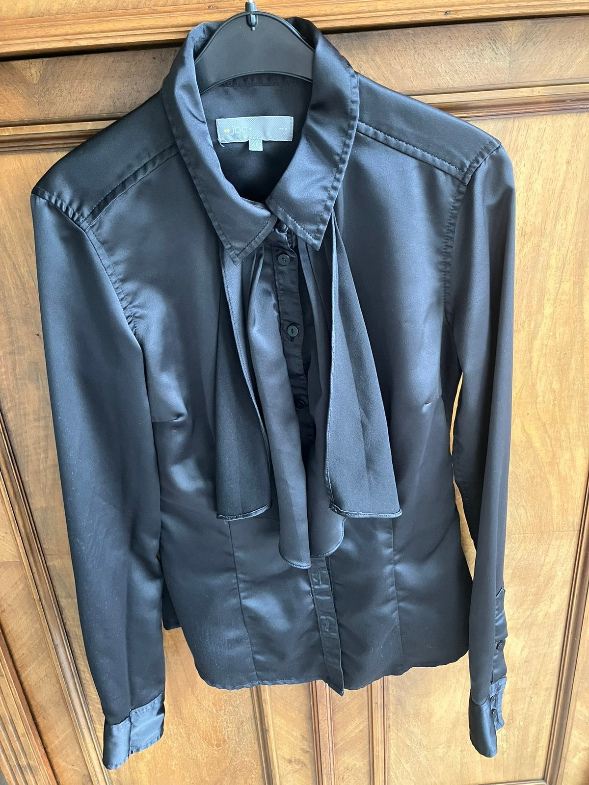 JBC blouse volant satijn S, Ophalen of Verzenden, Zo goed als nieuw, Maat 36 (S), Zwart