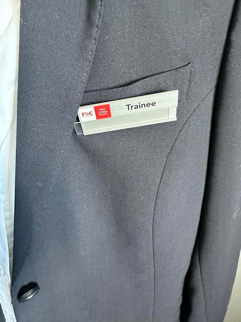 Oger Donkerblauw Colbert Maat 36 met 2 Witte Blouses, Ophalen, Blauw, Zo goed als nieuw, Jasje