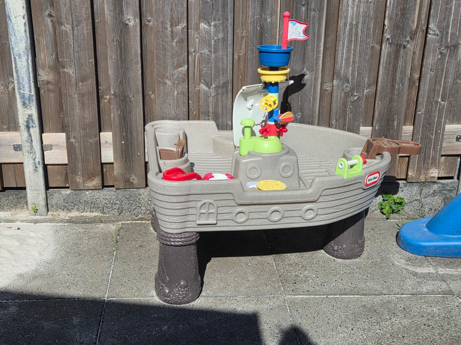 Little Tikes Watertafel met Pomp Functie - Piratenschip, Kinderen en Baby's, Speelgoed | Buiten | Los speelgoed, Ophalen, Gebruikt