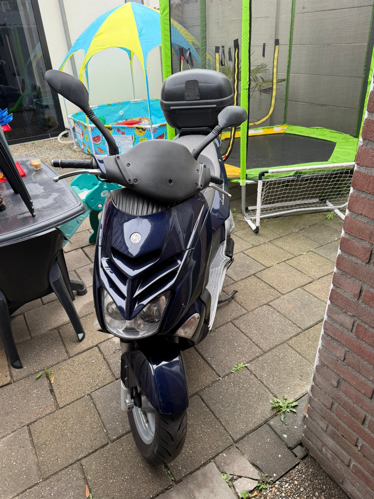 Aprilia leonardo 300 2005, Ophalen of Verzenden, Zo goed als nieuw, Benzine, Overige modellen