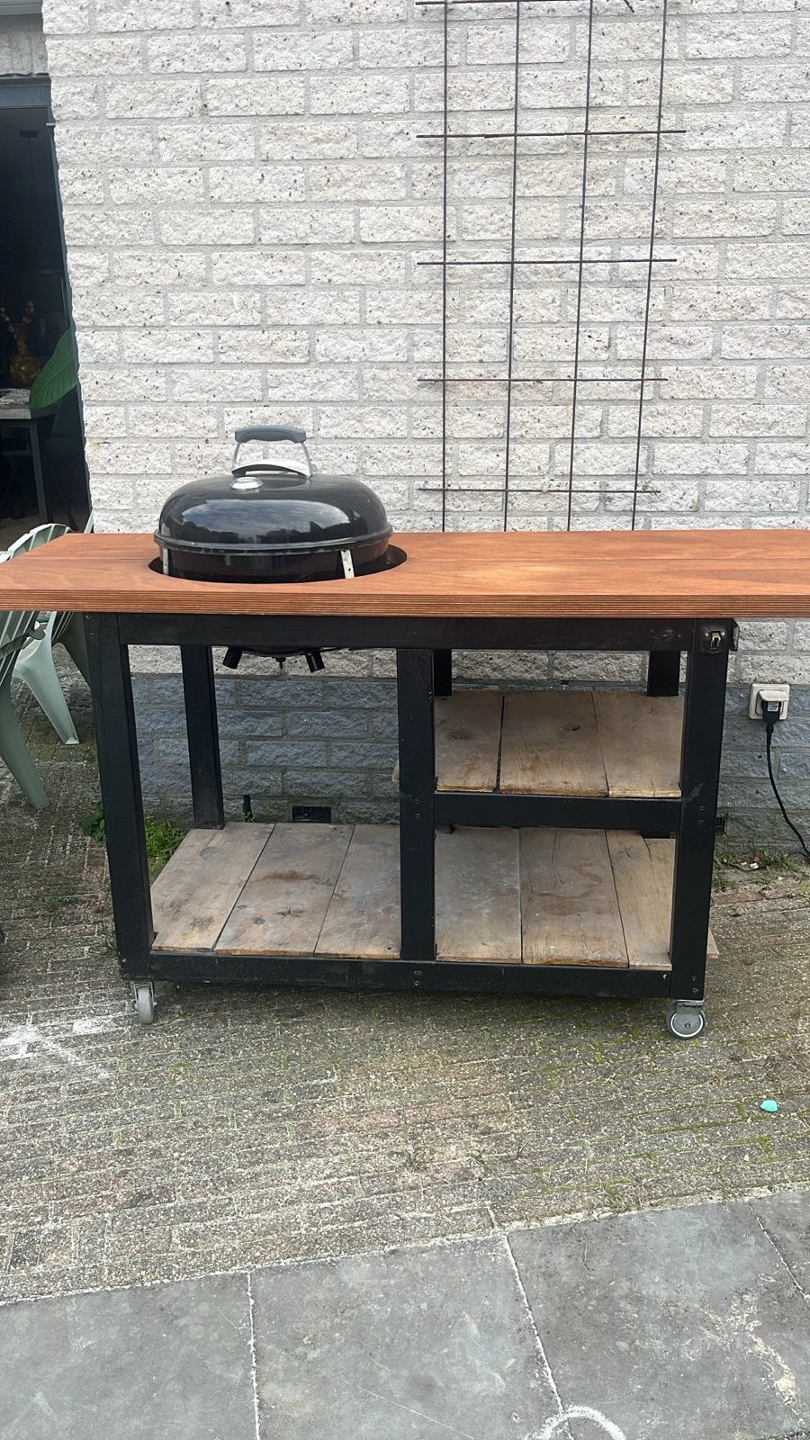BBQ tafel met ingebouwde Weber Smokey Joe Premium, Ophalen, Gebruikt