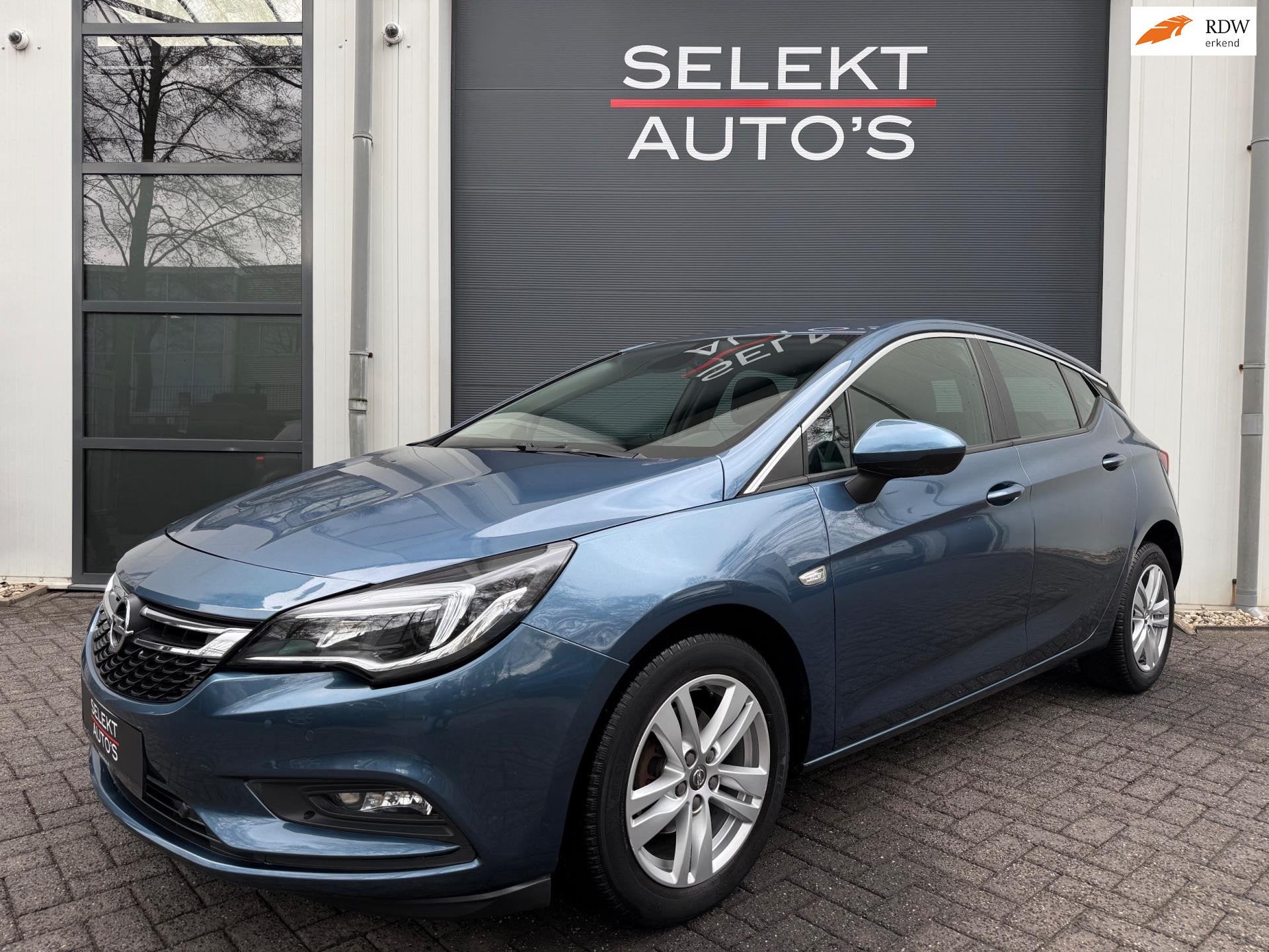 Opel Astra 1.0 Edition 105 Pk NAP Climate/LED/Bluetooth/Navi, Stof, Gebruikt, Blauw, 610 kg