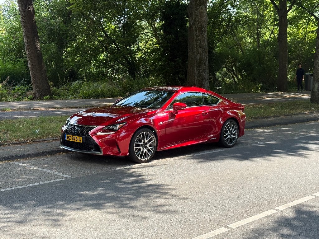 Lexus RC 300h - 2016 - Nieuwe hybride accu + onderhoud, Auto's, Lexus, Automaat, Achterwielaandrijving, 4 stoelen, 93 €/maand