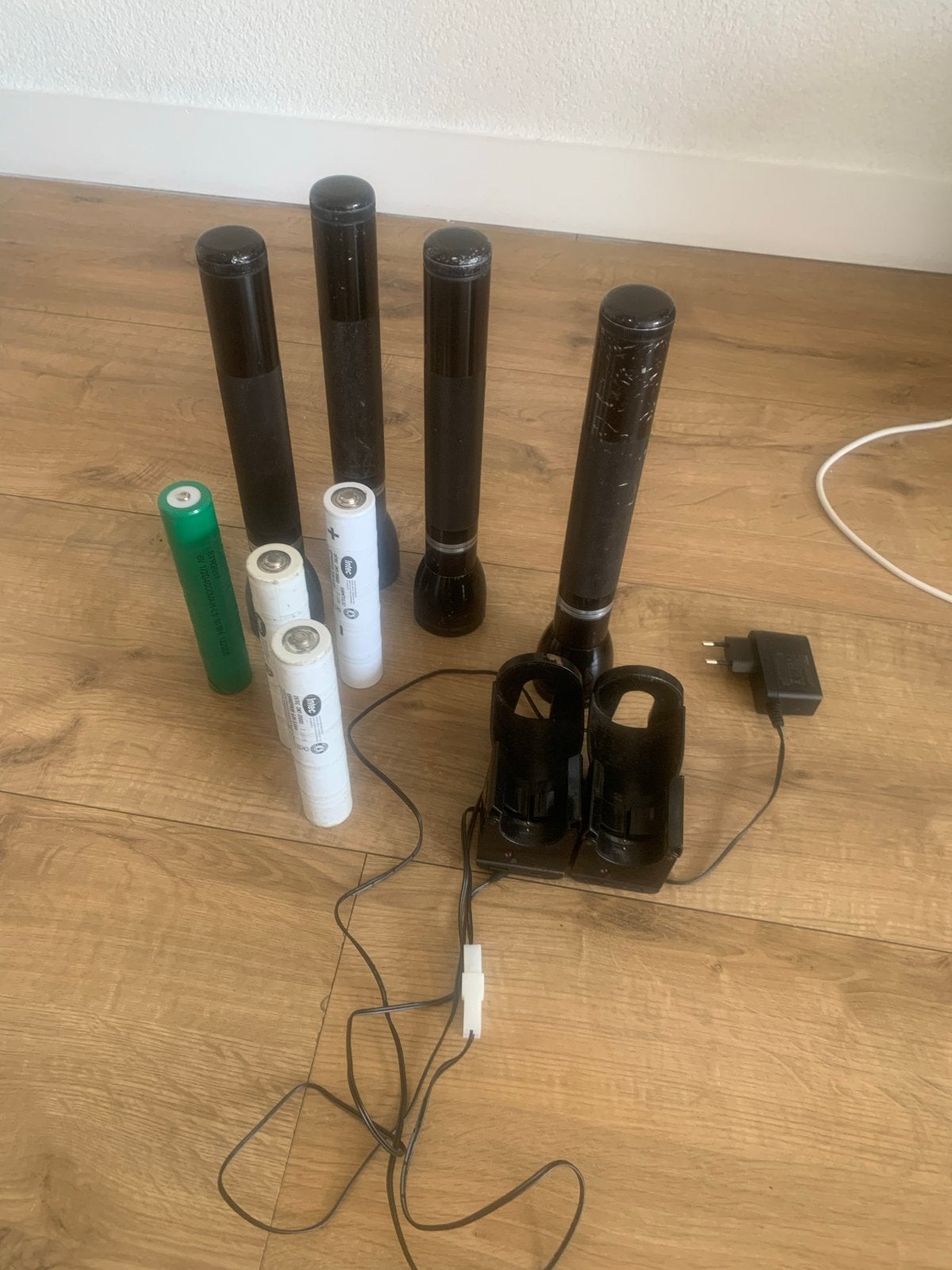 Maglite zaklampen met laders en batterijen, Ophalen of Verzenden, Gebruikt, Batterij