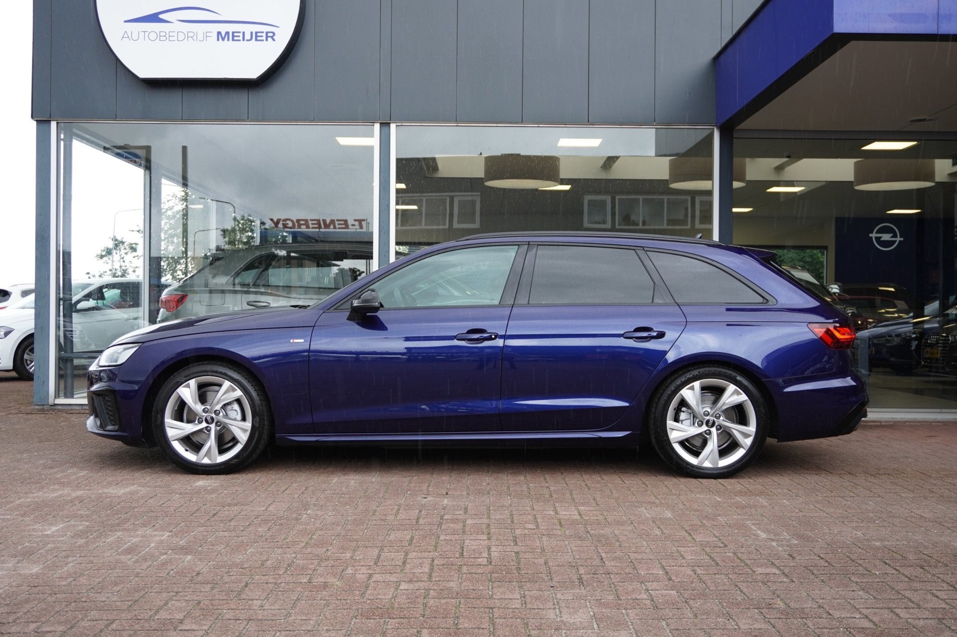 Audi A4 Avant 35 TFSI S edition Automaat | Navigatie | CarPl, Auto's, Dealer onderhouden, Gebruikt, Euro 6, 4 cilinders