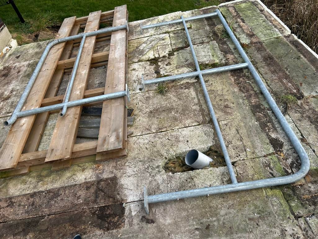 Balkon hekken gegalvaniseerd, Tuin en Terras, Tuinhekken en Hekwerk, Ophalen of Verzenden, Zo goed als nieuw, IJzer, Spijlenhekwerk