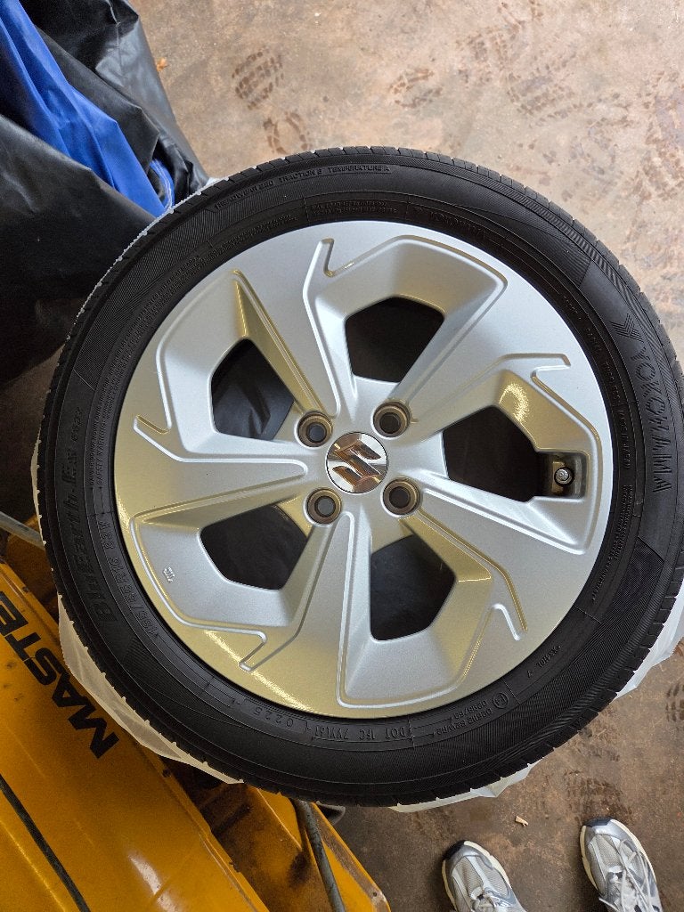 Originele Suzuki Swift 16" lichtmetalen velgen met banden, Auto-onderdelen, Ophalen, Gebruikt, 16 inch, Banden en Velgen