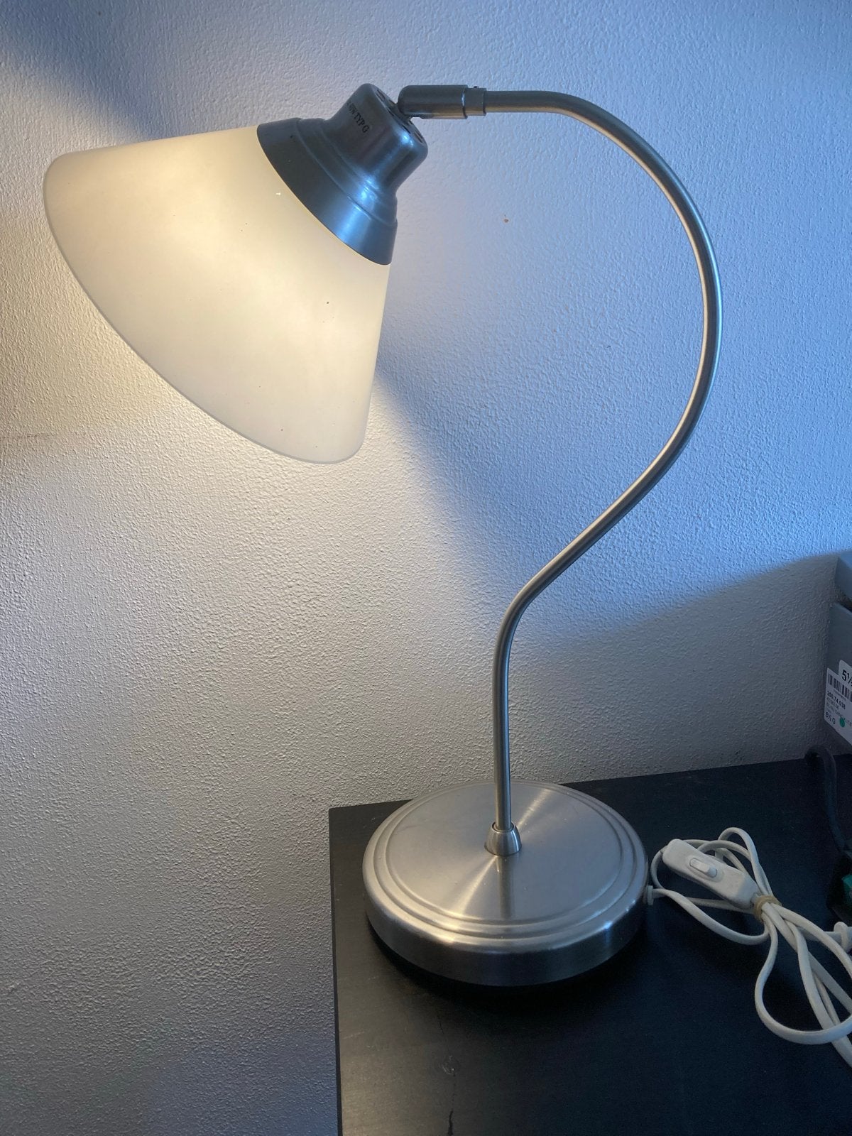 Ikea Kroby RVS bureaulamp met witte kap, 48cm, zware voet, Bureaulamp, Gebruikt, E14 (klein), Wit