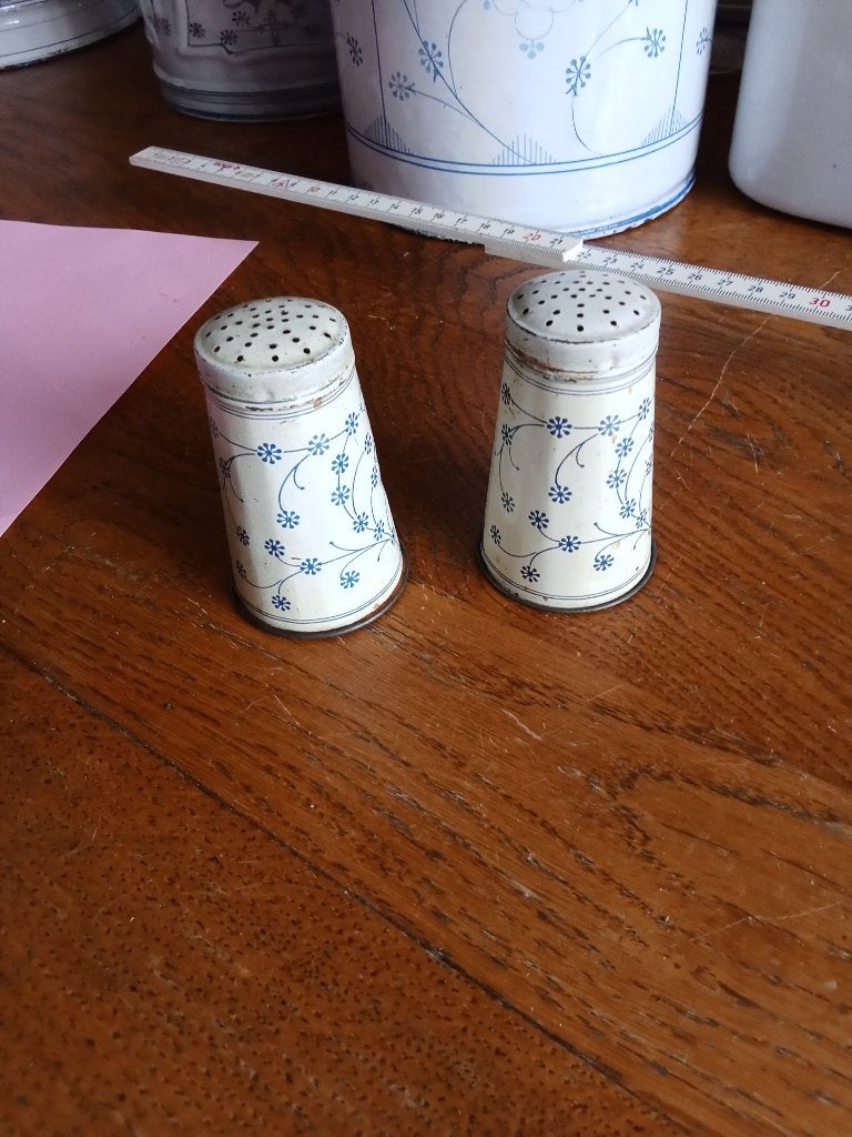 oud zout en peper vaatje metaal saksmotief, Ophalen of Verzenden