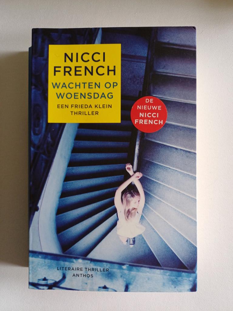 Wachten op woensdag Nicci French, Boeken, Thrillers, Ophalen, Zo goed als nieuw