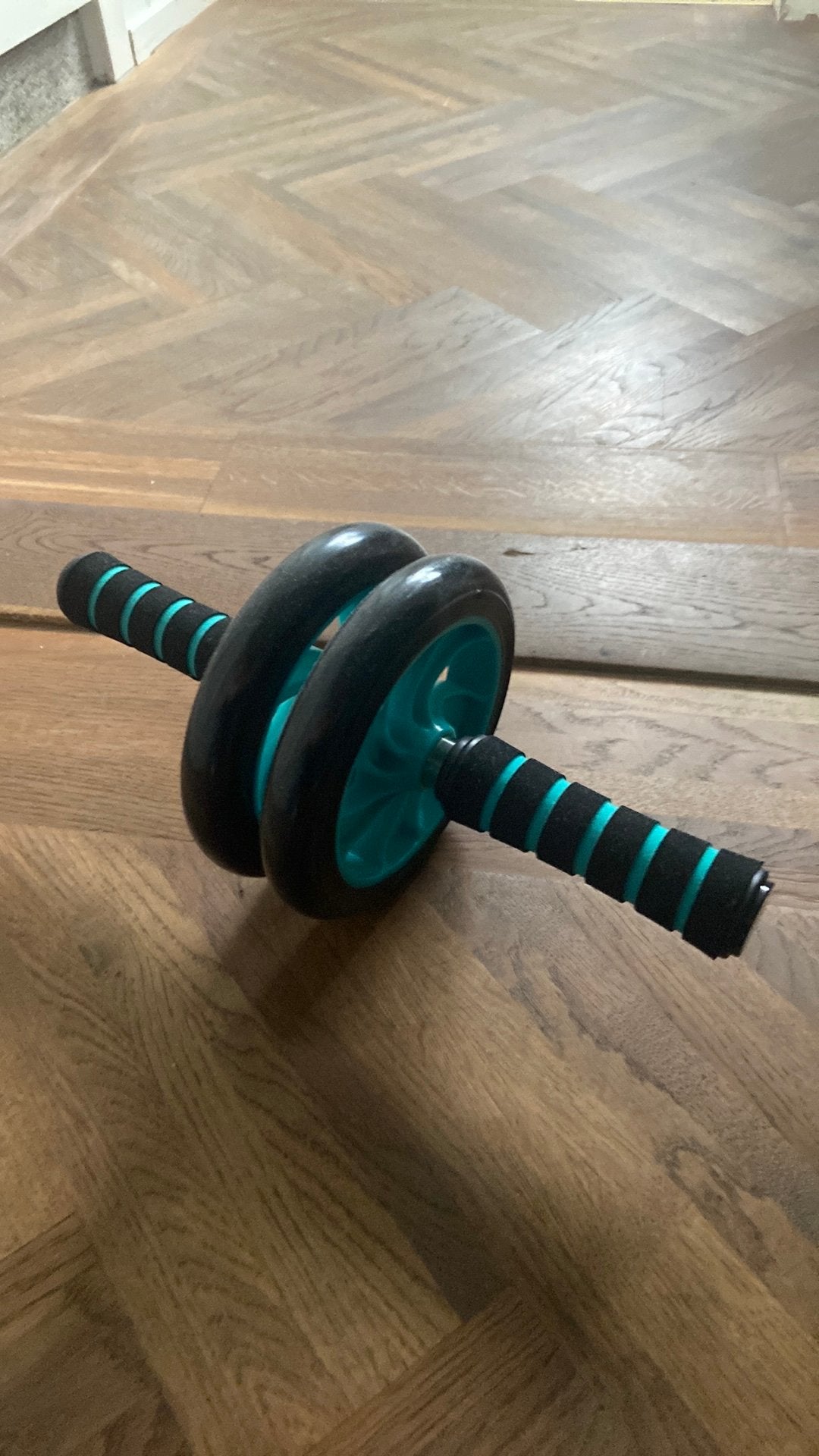 Buikspierwiel, Sport en Fitness, Fitnessmaterialen, Ophalen of Verzenden, Zo goed als nieuw, Buik, Buikspierwiel
