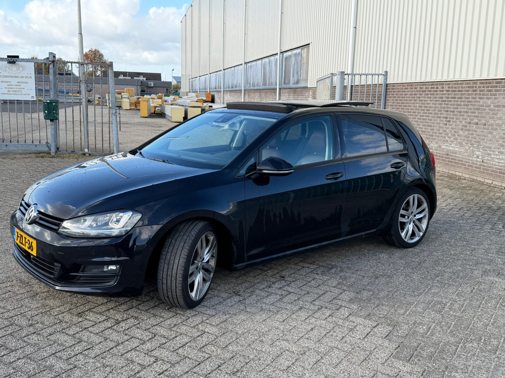 Volkswagen Golf 1.4 TSI 103KW DSG 2013 Zwart, Auto's, Dealer onderhouden, 4 cilinders, Zwart, Leder