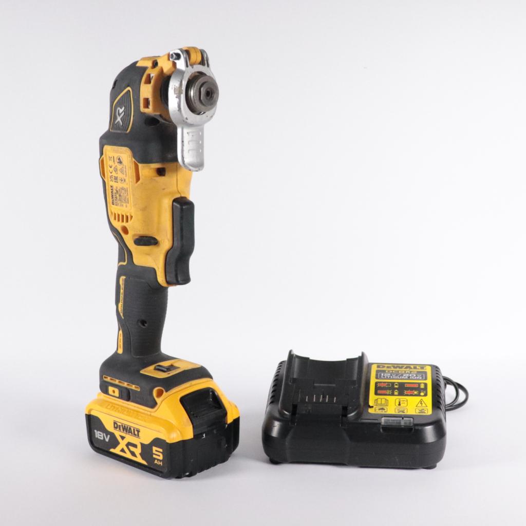 DeWalt DCS356 Multitool Incl Accu/Lader - Nette Staat, Dewalt, Gebruikt, Support@dewalt.com, 701 E. Joppa Road
Towson, MD 21286
USA
