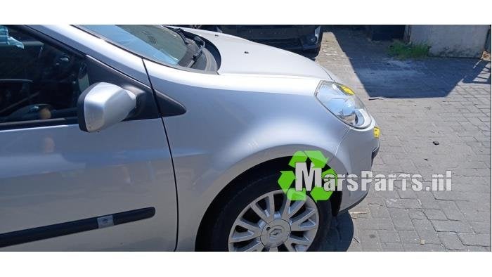 Scherm rechts-voor van een Renault Clio, Auto-onderdelen, Gebruikt, -, -, Ophalen of Verzenden