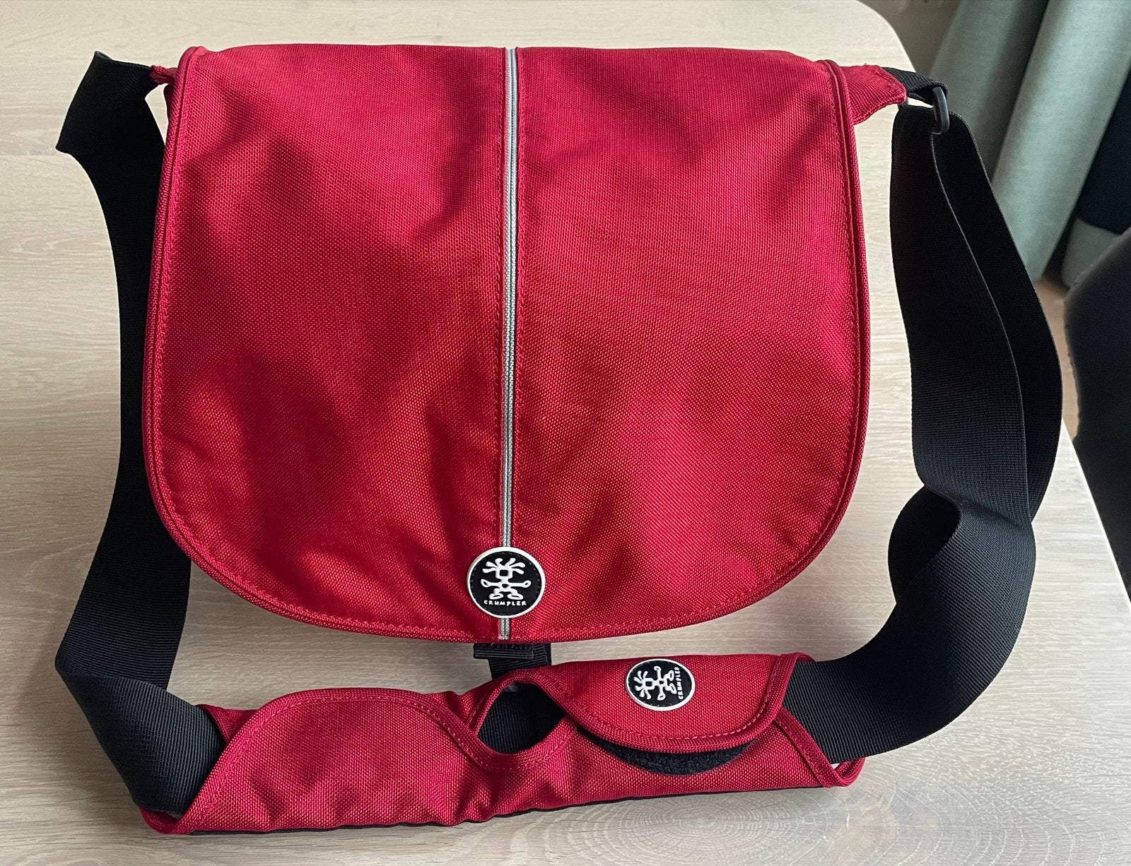 Crumpler Pretty Boy 5500 (XXL) cameratas, Ophalen, Gebruikt, Rood, Gevoerd
