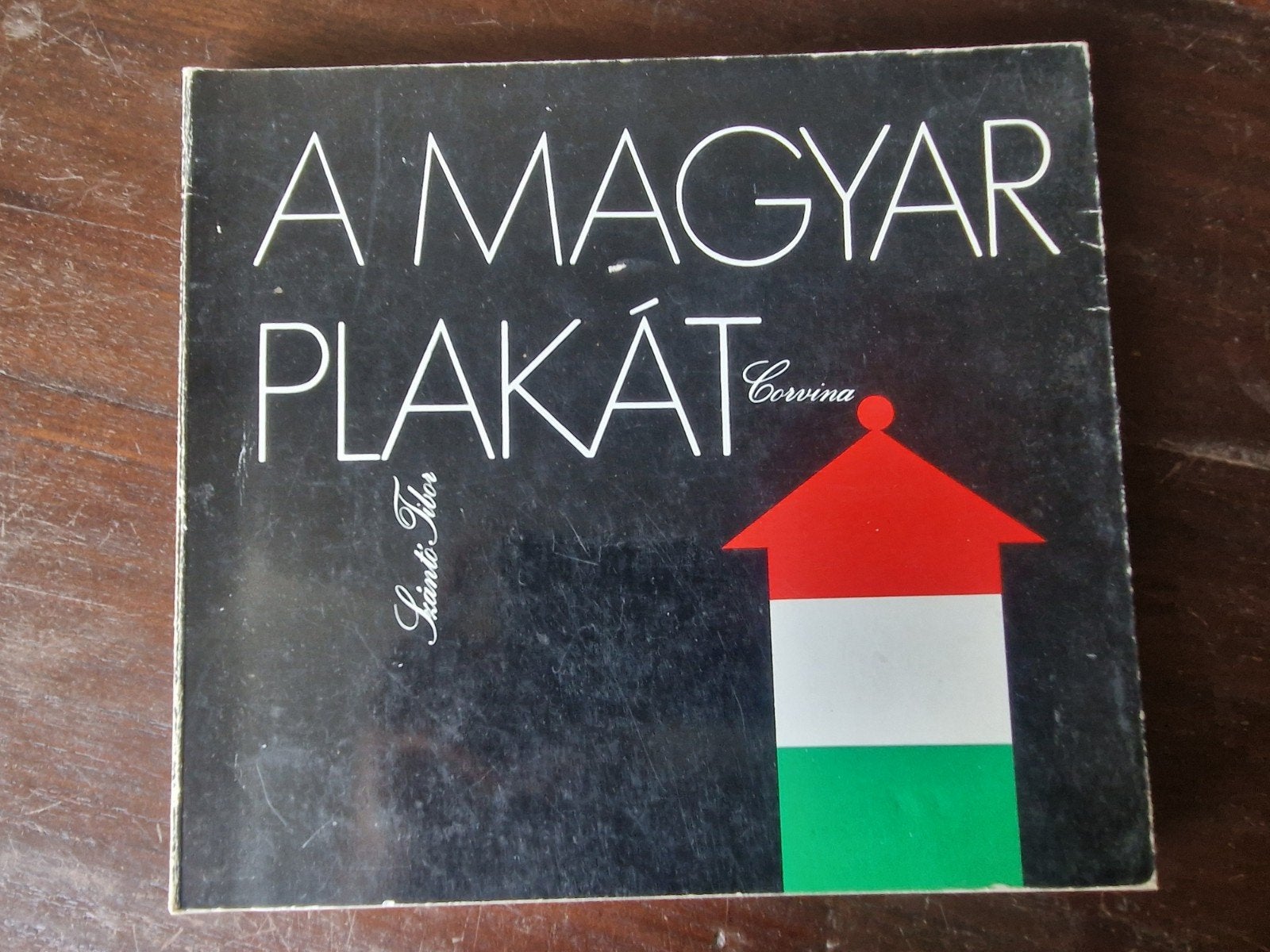 A Magyar Plakát - Hongaarse Poster Kunst Boek, Ophalen of Verzenden, Gelezen, Overige onderwerpen, Sántó, F.