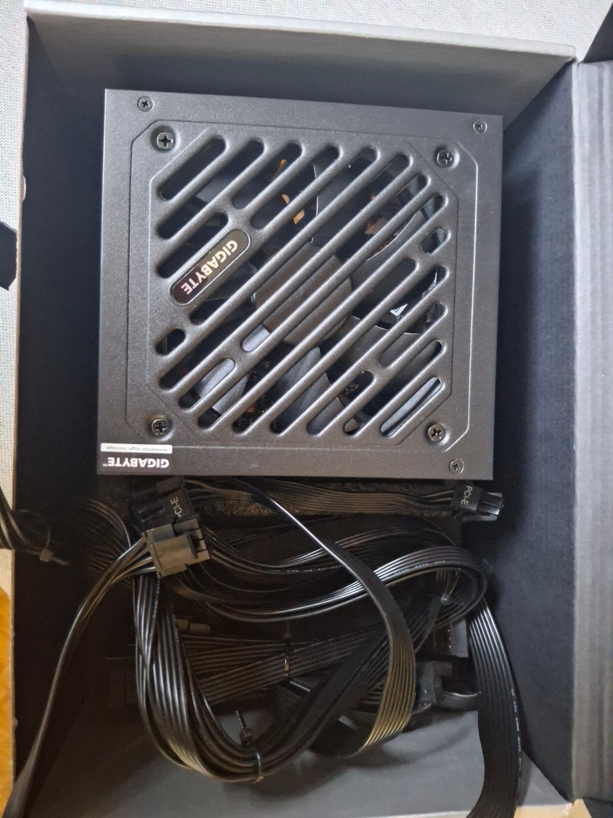 Gigabyte P550SS PSU, Computers en Software, Interne voedingen, Ophalen of Verzenden, Zo goed als nieuw