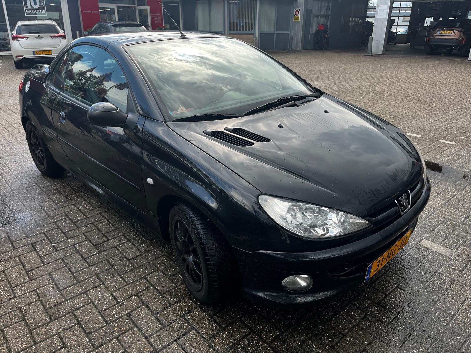 Peugeot 206 1.6 16V CC Roland Garros AUTOMAAT Airco, Zwart, 4 cilinders, Cabriolet, 4 stoelen