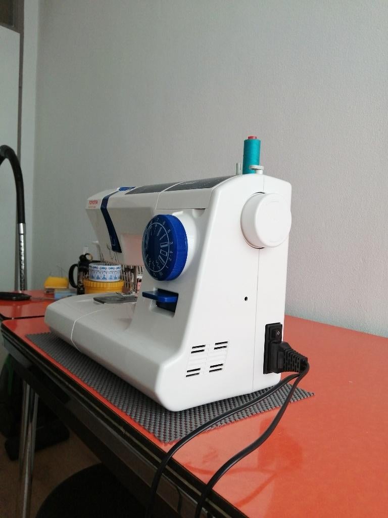 Naaimachine, merk Toyota, Ophalen, Zo goed als nieuw, Naaimachine, Overige merken