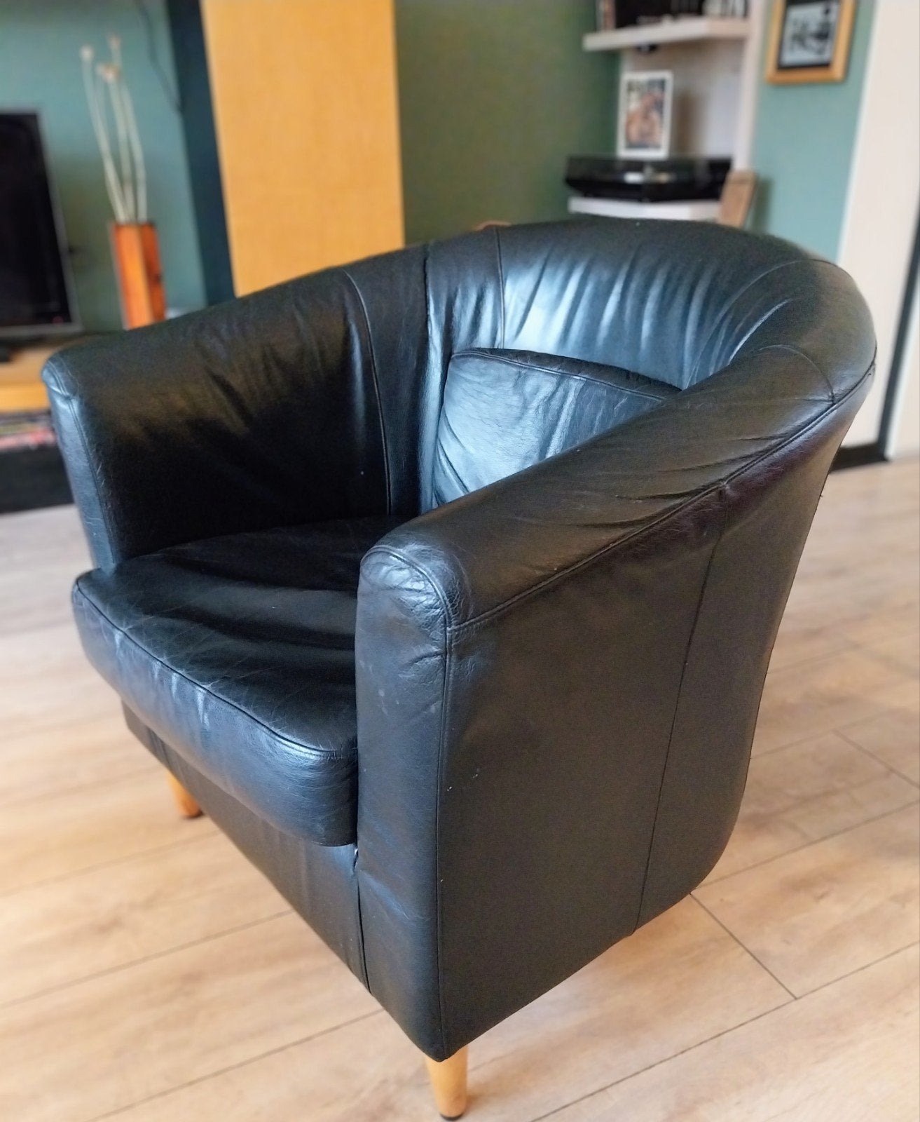 Zwarte leren fauteuil - Comfortabele en stijlvolle stoel, Huis en Inrichting, Ophalen, Gebruikt, Modern comfort, 75 tot 100 cm
