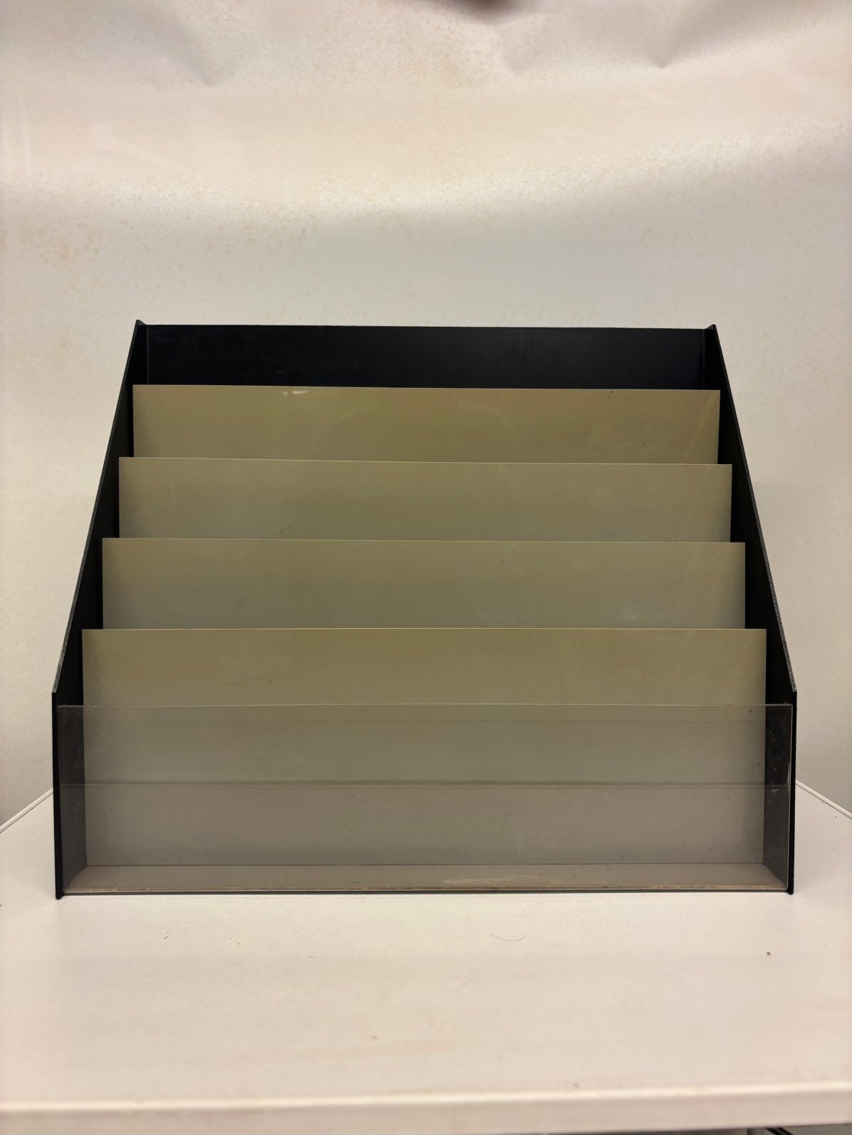 Zwarte acryl presentatiestandaard / displayrek, Ophalen