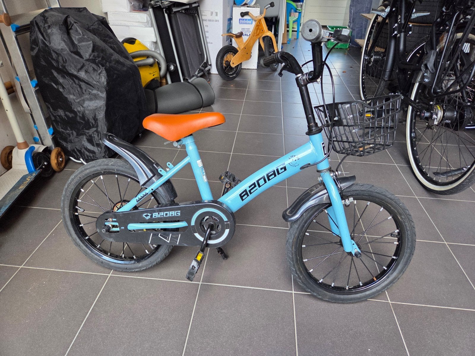 Kinderfiets 16 inch - Blauw met mandje, Ophalen of Verzenden, Gebruikt, Velgrem, 16 tot 20 inch