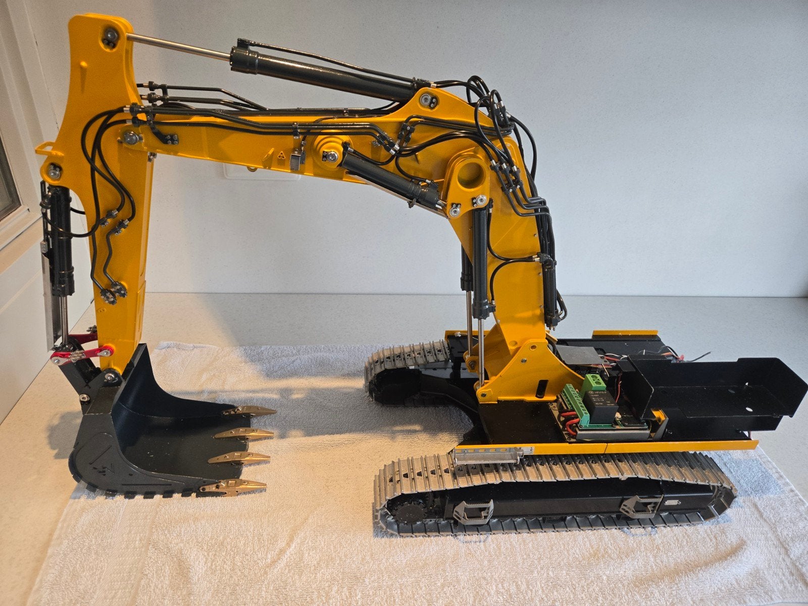 lesu LR 956, Hobby en Vrije tijd, Modelbouw | Auto's en Voertuigen, Ophalen, Nieuw, Groter dan 1:32, Overige merken