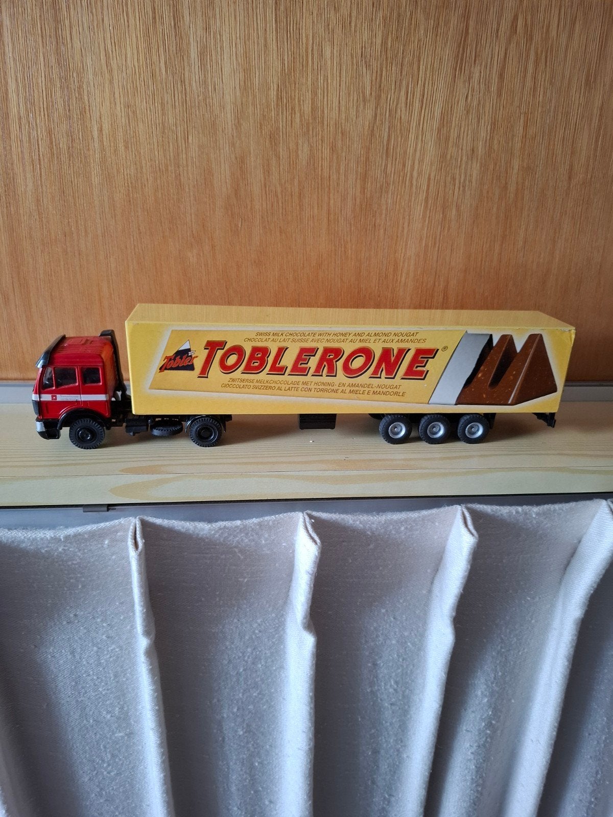 van der graaf toblerone, Hobby en Vrije tijd, Ophalen of Verzenden
