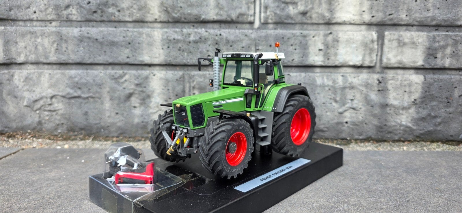 Verbouwde Fendt 824 Favorit 1:32, Ophalen of Verzenden, Nieuw, Tractor of Landbouw, Overige merken