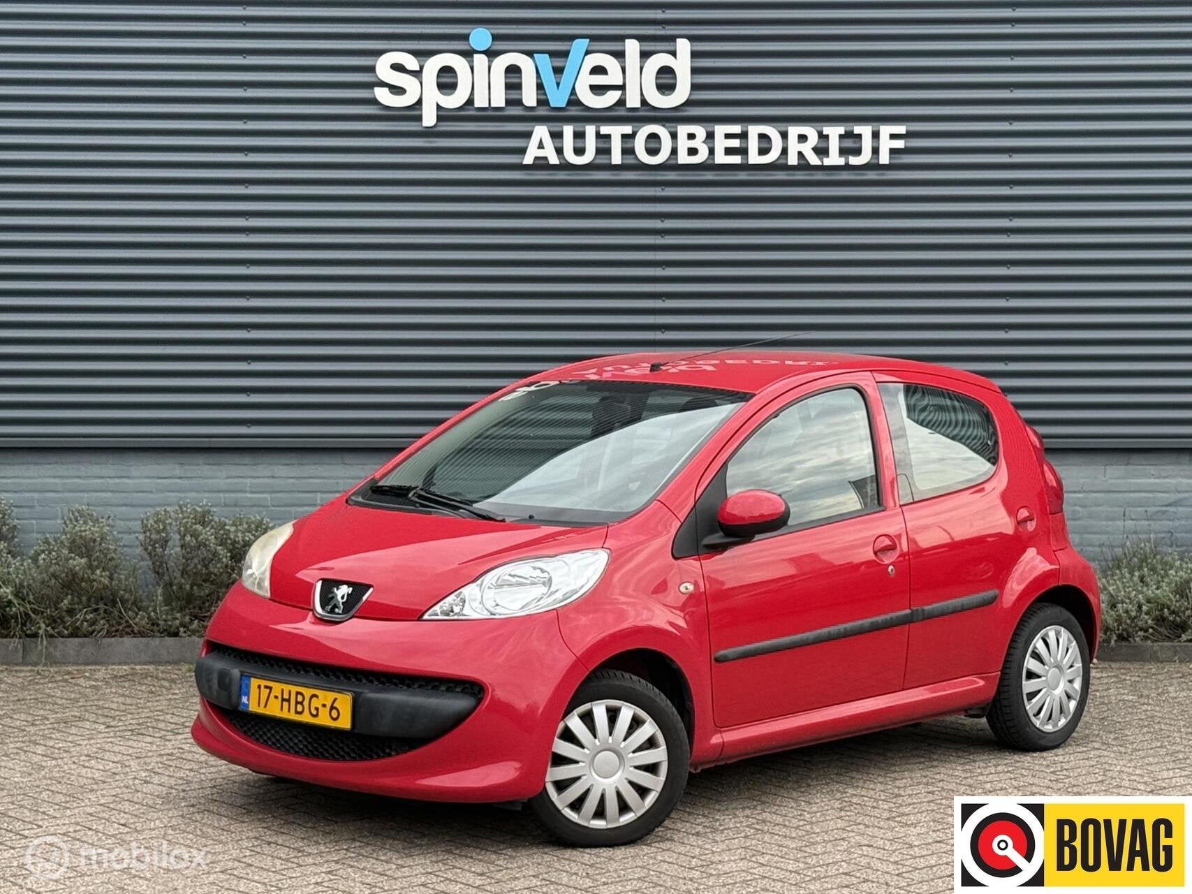 Peugeot 107 1.0-12V XS Urban Move - Airco - 5drs - Centrale, Voorwielaandrijving, Gebruikt, 4 stoelen, 68 pk