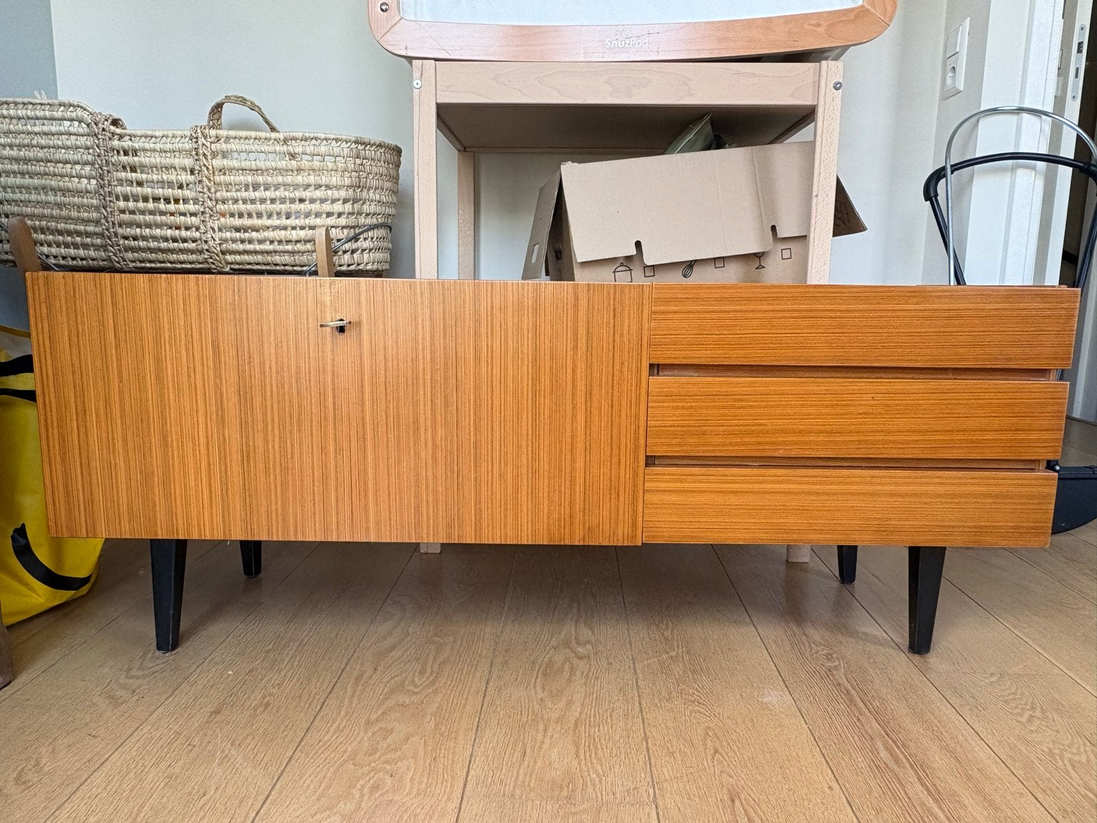 Vintage dressoir/ tv meubel - Jaren '60 stijl, Huis en Inrichting, Kasten | Dressoirs, Ophalen, Gebruikt, 100 tot 150 cm, Met lade(s)