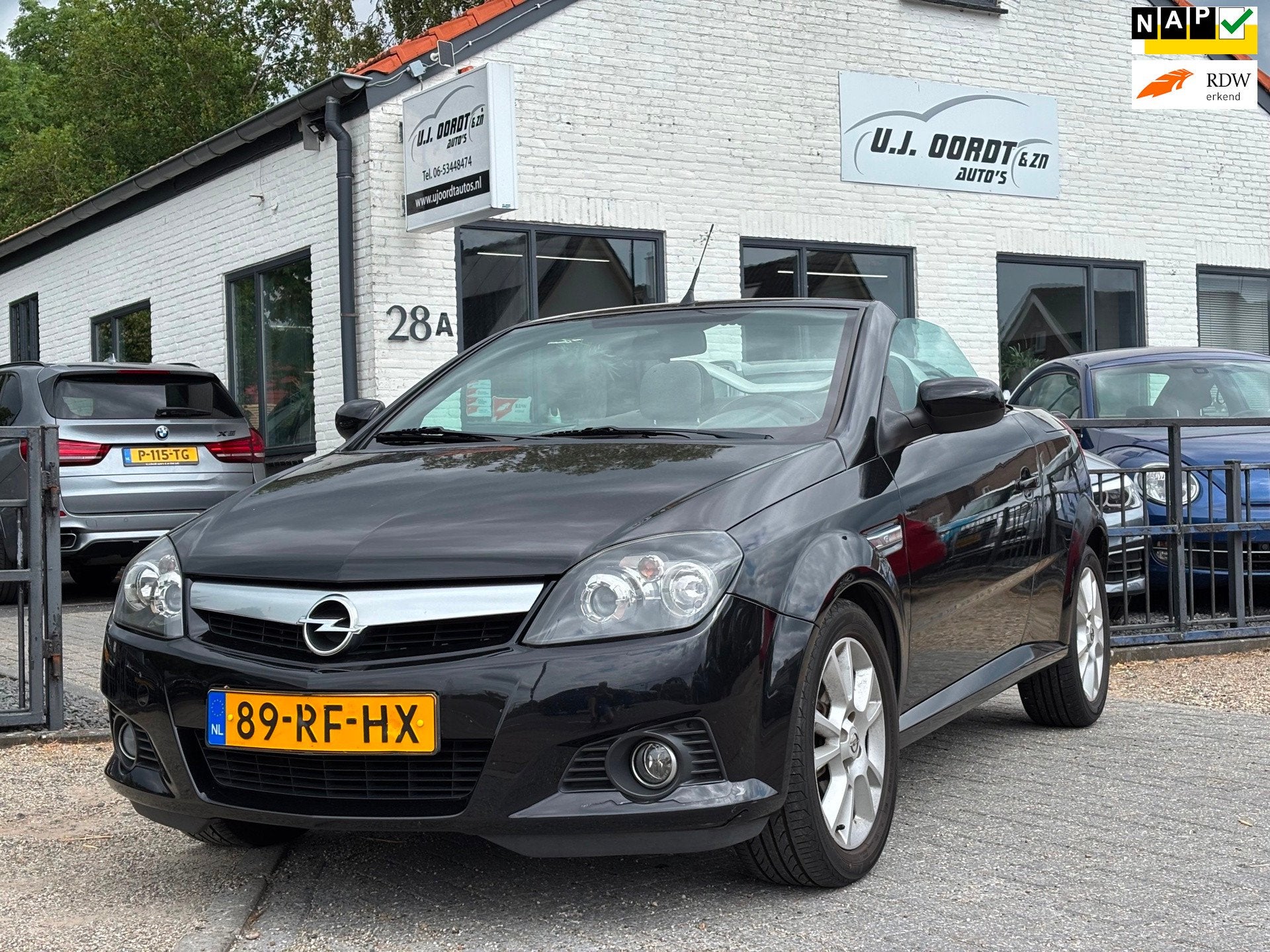 Opel Tigra TwinTop 1.4-16V Cosmo automaat !, Gebruikt, 4 cilinders, Cabriolet, Leder en Stof