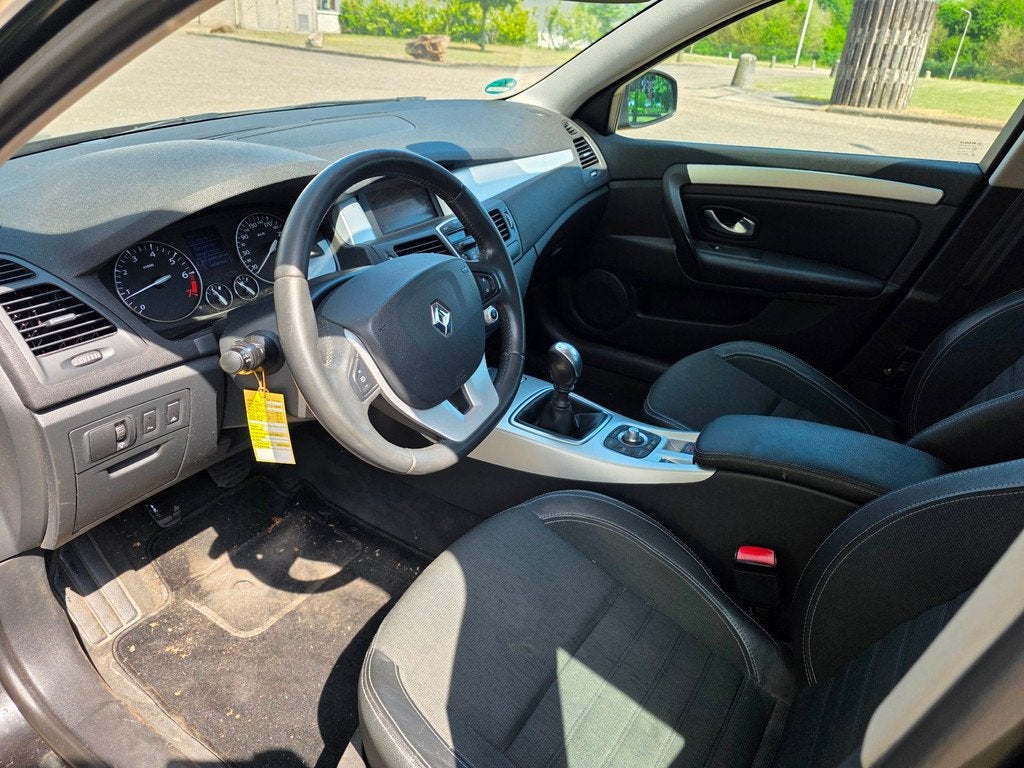 Renault Laguna 2.0 16V Dynamique *apk:06-2027*, Auto's, Laguna, Gebruikt, 4 cilinders, Leder en Stof