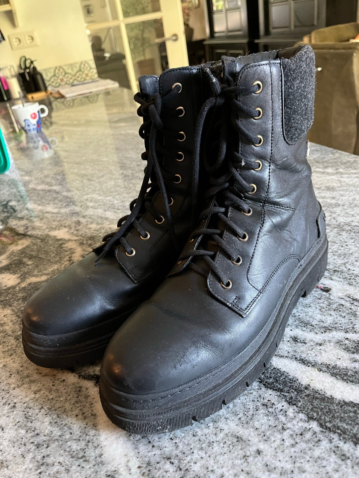 Strevige zwarte wandelschoenen maat 41, Kleding | Dames, Ophalen of Verzenden, Gedragen, Zwart, Wandelschoenen