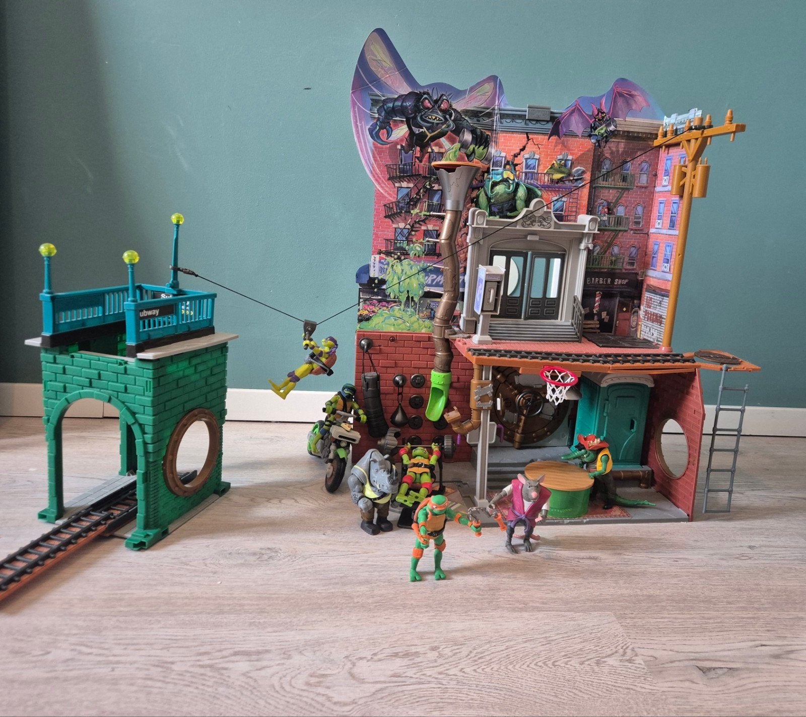 Ninja turtle hoofdkwartier met poppen, Ophalen