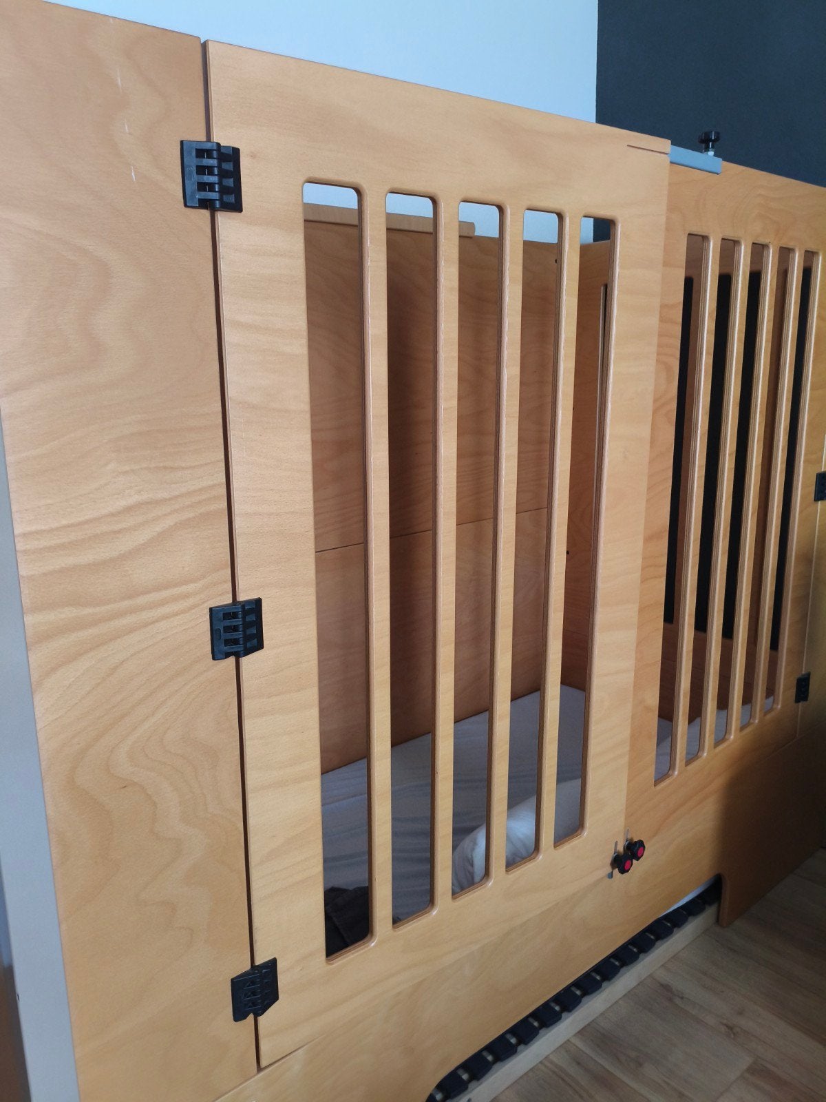 Bed van Atlas met zelf aangebrachte bedbodem, Ophalen, Gebruikt, Eenpersoons, Bruin