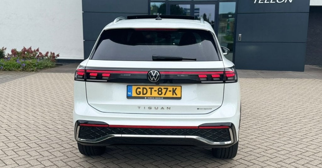 Moet weg *VW Rline Tiguan 204pk **1e eigenaar**, Auto's, 4 cilinders, Parkeerassistent, Wit, Tiguan