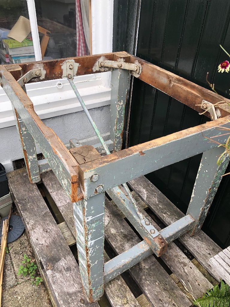 Foto 20 van Vintage tafel / werkbank