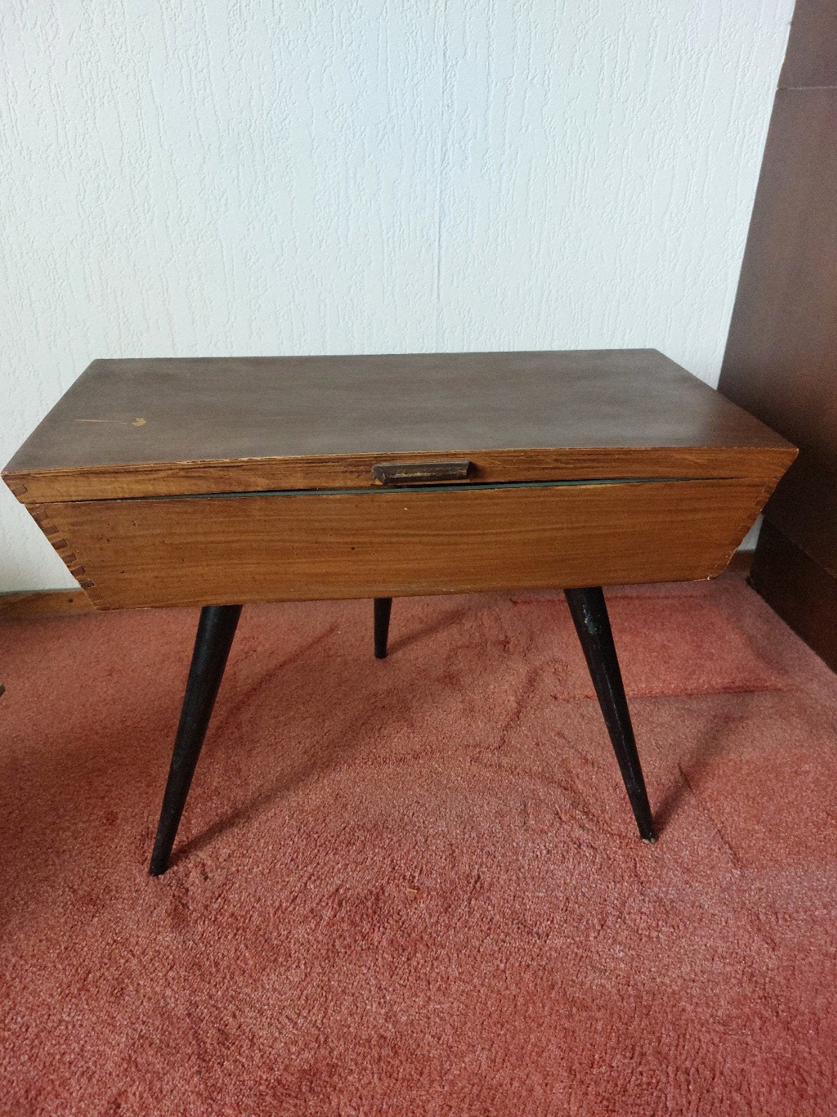 Vintage Naaidoos op Poten - Jaren '60 Houten Naaikist, Hobby en Vrije tijd, Ophalen, Gebruikt, Overige typen