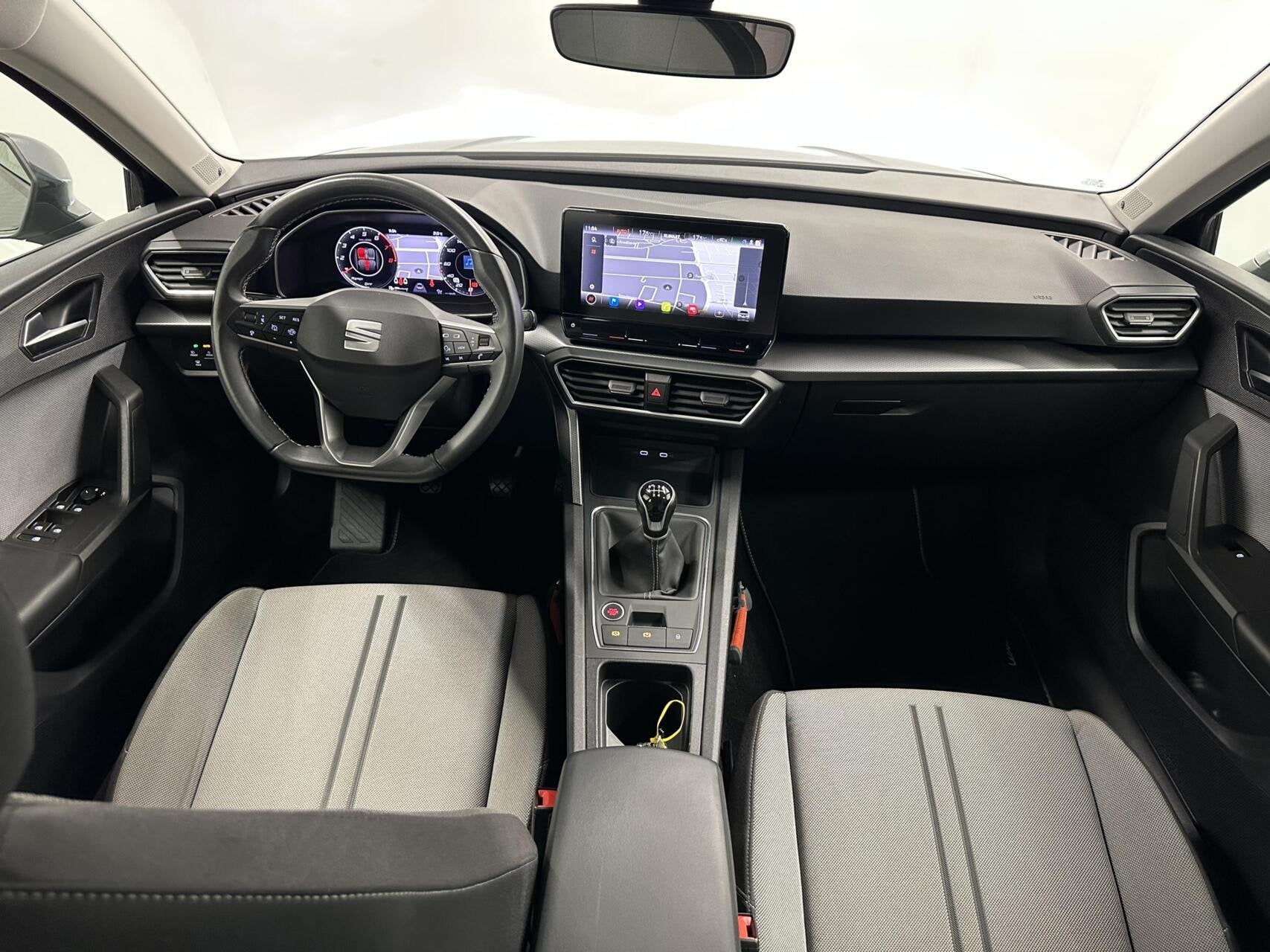 Seat Leon Sportstourer 1.0 TSI Reference TREKHAAK CARPLAY CA, Voorwielaandrijving, Stof, Gebruikt, Euro 6