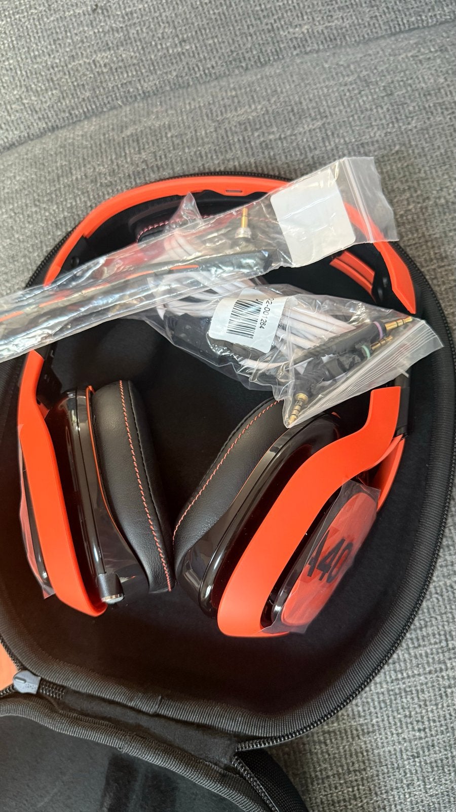 Astro A40 Gaming Headset - Nieuwstaat met accessoires, Audio, Tv en Foto, Koptelefoons, Overige merken, Gaming, Oranje, Nieuw