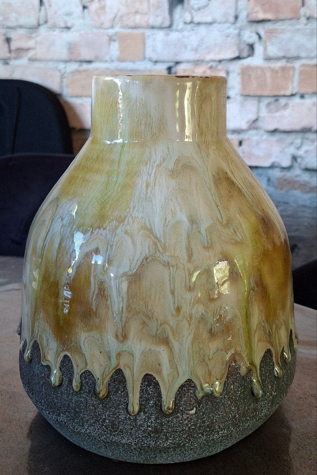 Prachtige sobere/stoere vaas , goud/creme glazuur,excl tak!, Ophalen, Goud