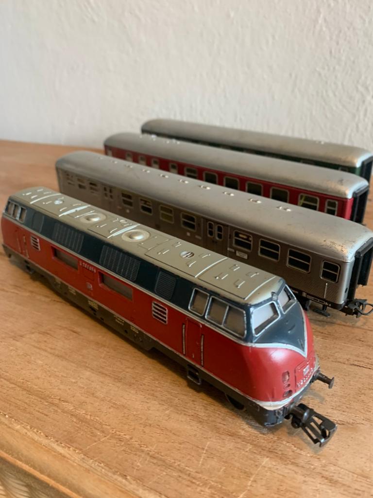 Marklin V200 locomotief met 3 wagons., Wisselstroom, Gebruikt, Locomotief, Ophalen of Verzenden